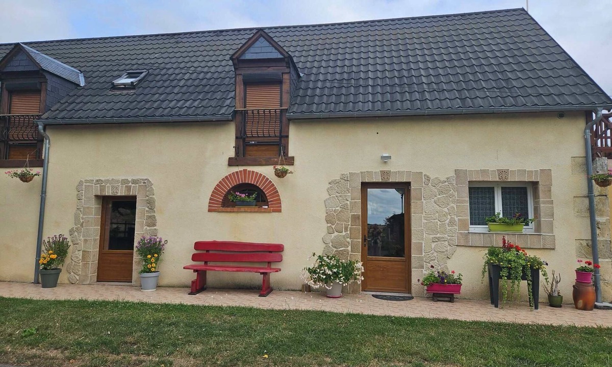 Montierchaume House | GITE DES ABEILLES, a cottage in the Berry region that sleeps 9