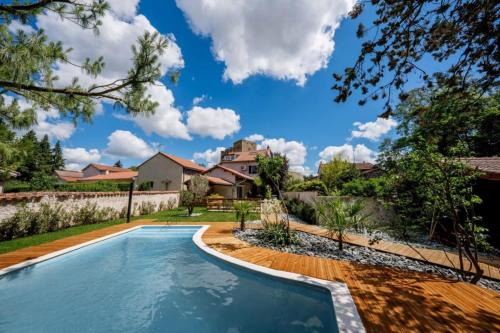 Montrond-les-Bains House | Gite du chateau