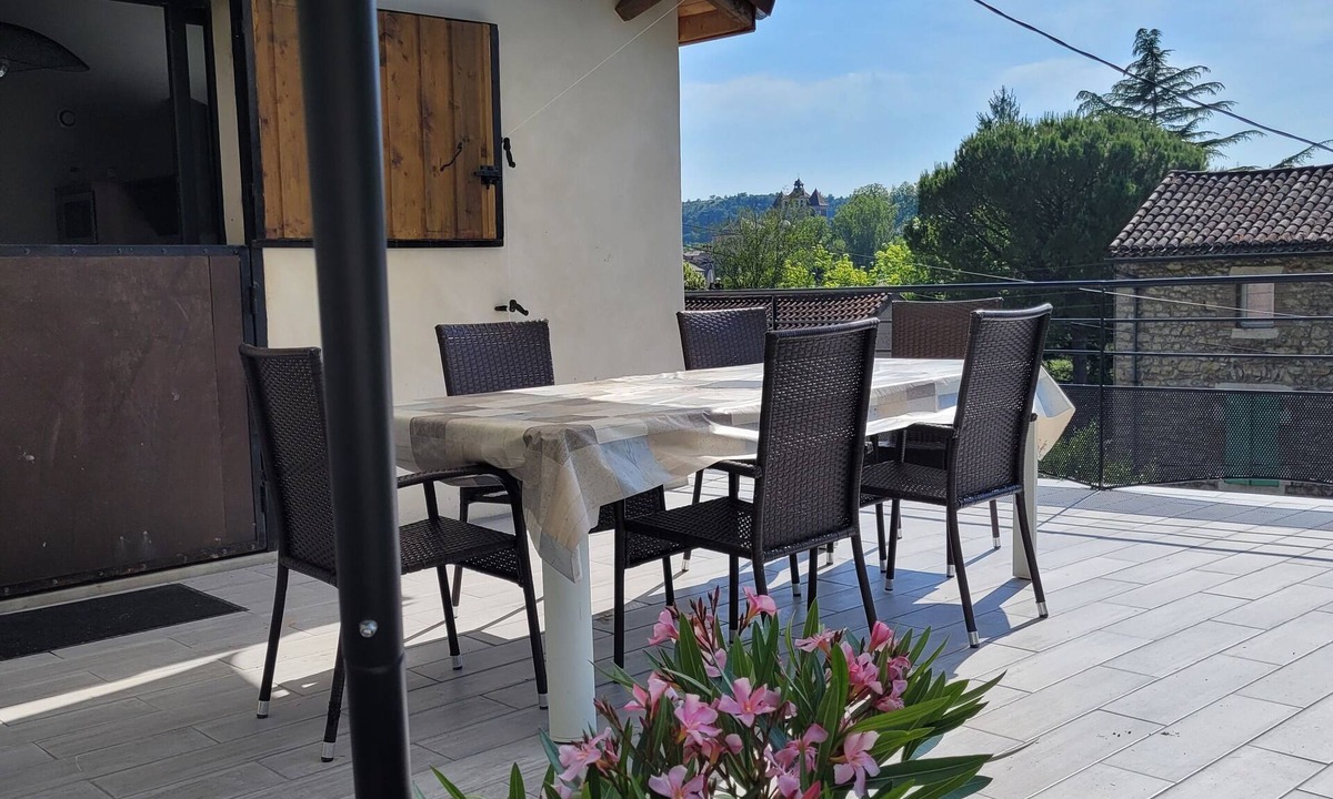 Cahors House | Gite du Maquis, very comfortable accommodation, pets welcome.