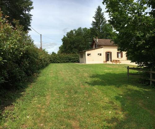 Saint-Fargeau House | gite la chicharde bord de rivière 10 min de Guédelon