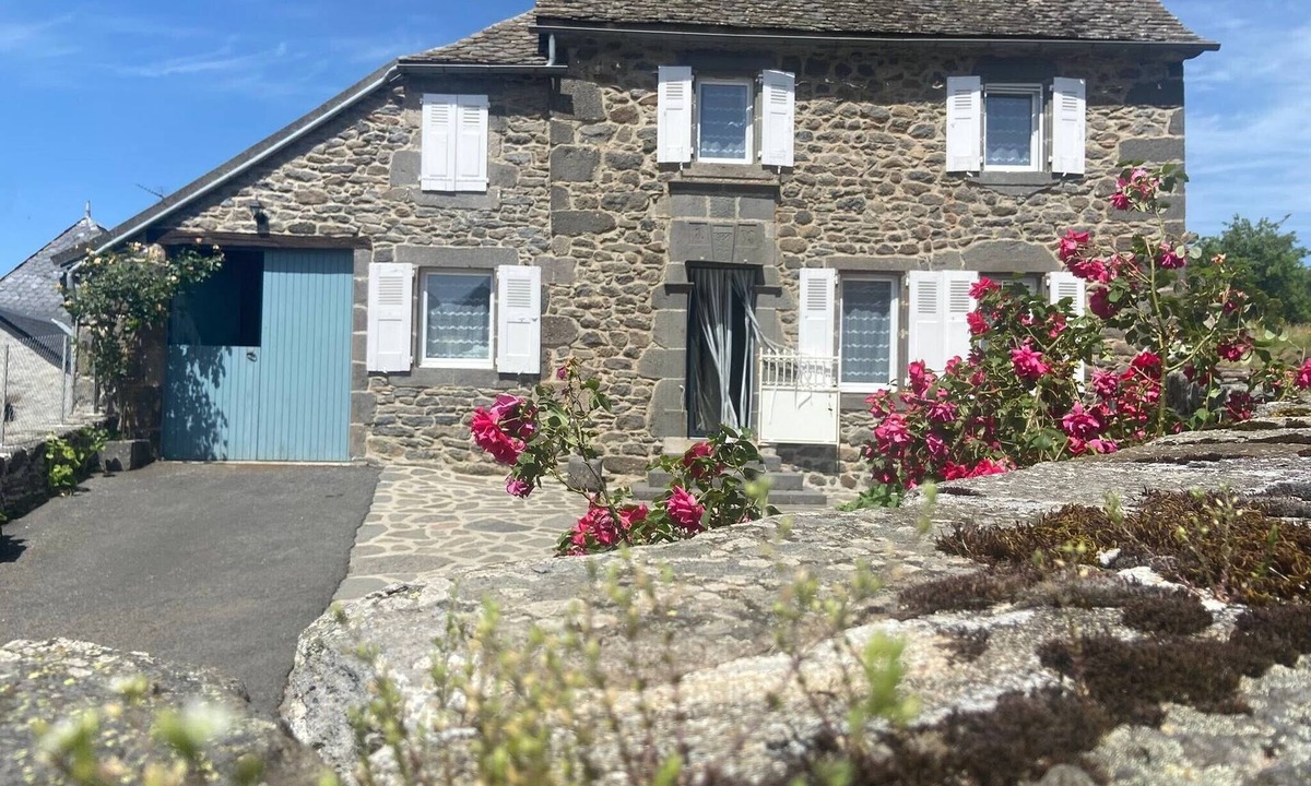 Saint-Flour Agglomeration House | Gite La Maison de Jeannine et Maurice – Peaceful Retreat at the Gateway to Aubrac