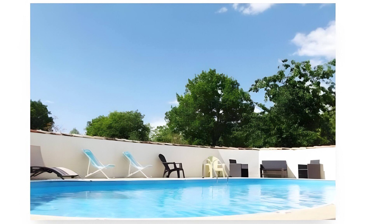 Cieurac House | Gîte Les Racines de Lili with Private Pool, Terrace, and Wi-Fi in Cieurac