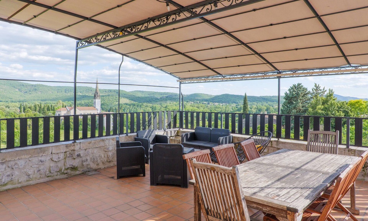 Chauzon Apartment | Gîte “Les Traverses” with Shared Pool, Wi-Fi, and Air Conditioning