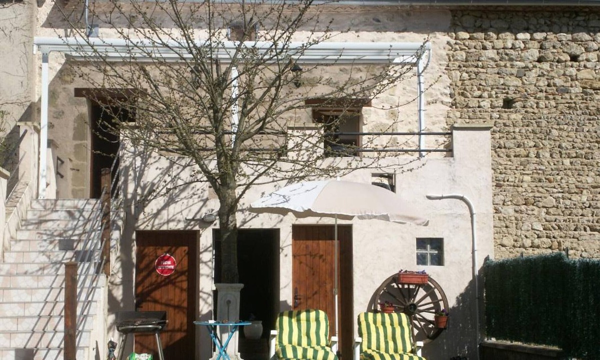 Saint-Germain-de-Salles Cottage | Gite Saint-Germain-de-Salles, 2 bedrooms, 4 persons