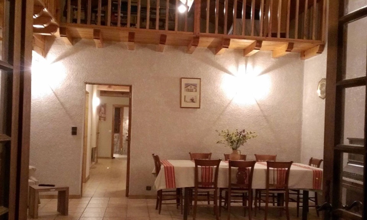 Saint-Lon-les-Mines House | Gite Saint-Lon-les-Mines, 5 bedrooms, 12 persons