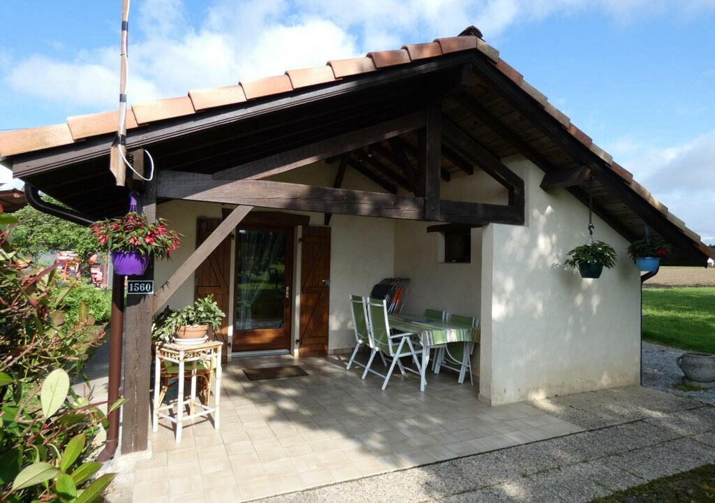 Saint-Lon-les-Mines House | Gite Saint-Lon-les-Mines, 2 bedrooms, 4 persons