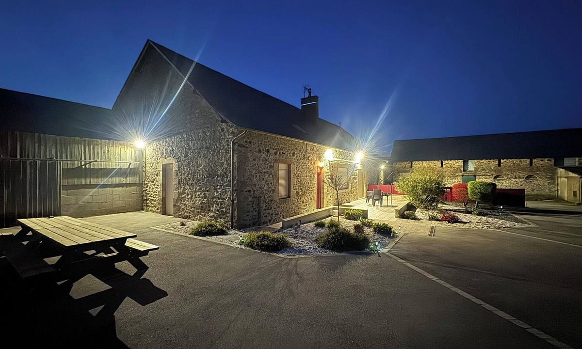 Livre-la-Touche House | Gite sleeps 14, ideal for families and gatherings, quiet location.