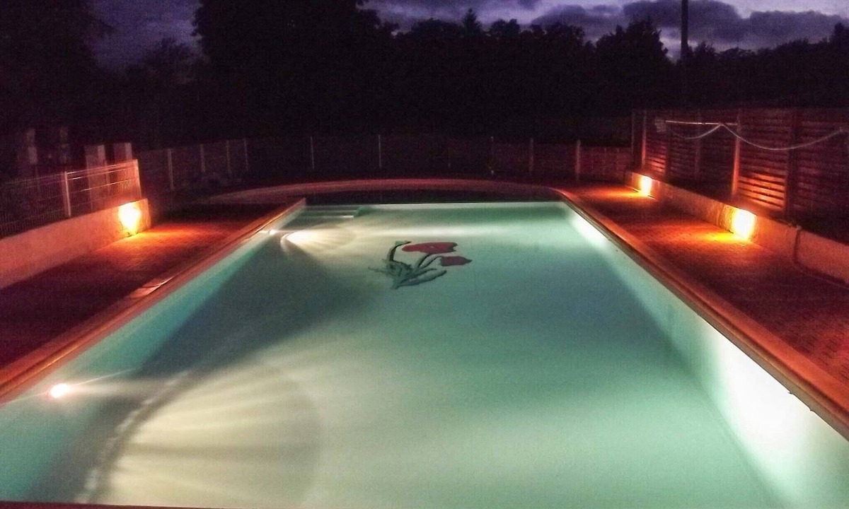 Saint-Crepin-et-Carlucet Apartment | Gîte ST MARTIN 6 persons with heated swimming pool