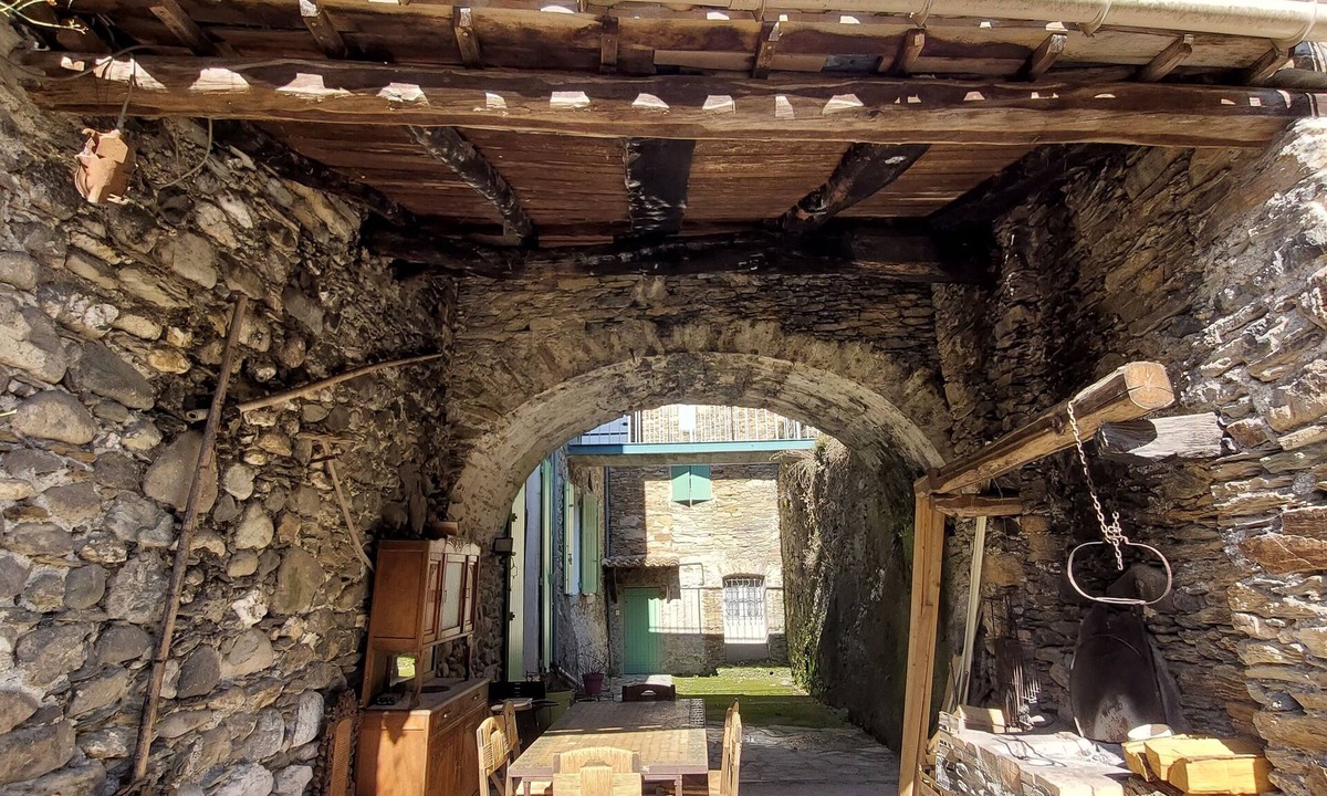 Saint-Andre-de-Valborgne Apartment | Gîte & Table d'hôtes by the river in the Cévennes