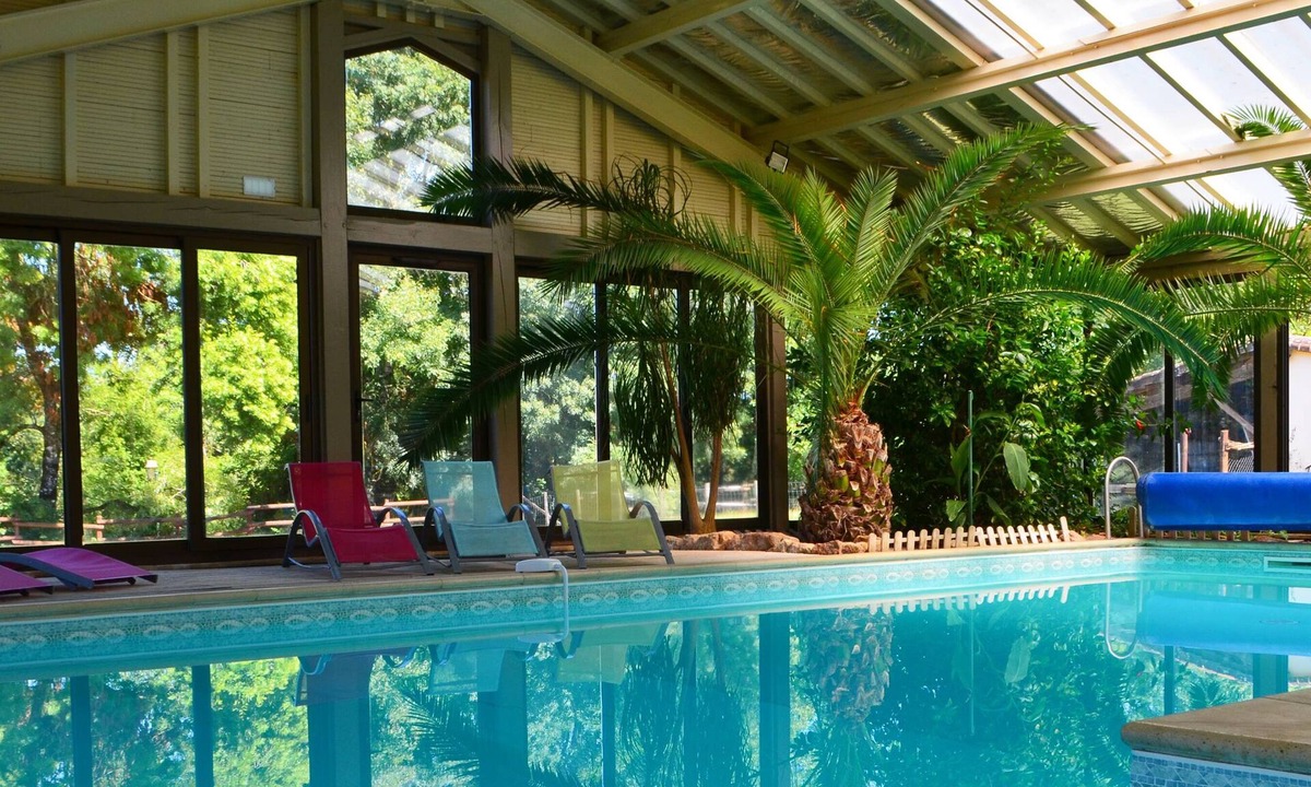 Cherveix-Cubas Villa | Gîte with indoor swimming pool and Jacuzzi