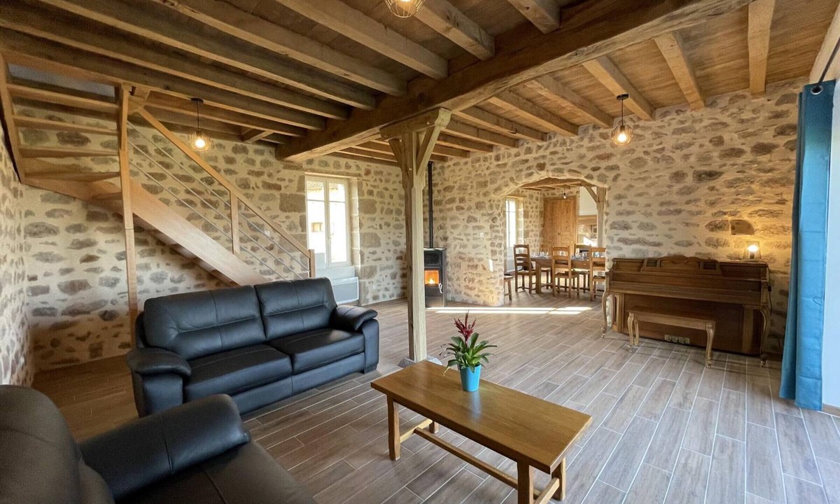 Ygrande Cottage | Gite Ygrande, 3 bedrooms, 8 persons