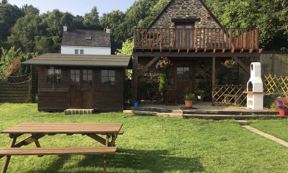Camors Ski Chalet | Gites de Camors - Cider Press Sleeps 4/5 (2 Bedrooms)