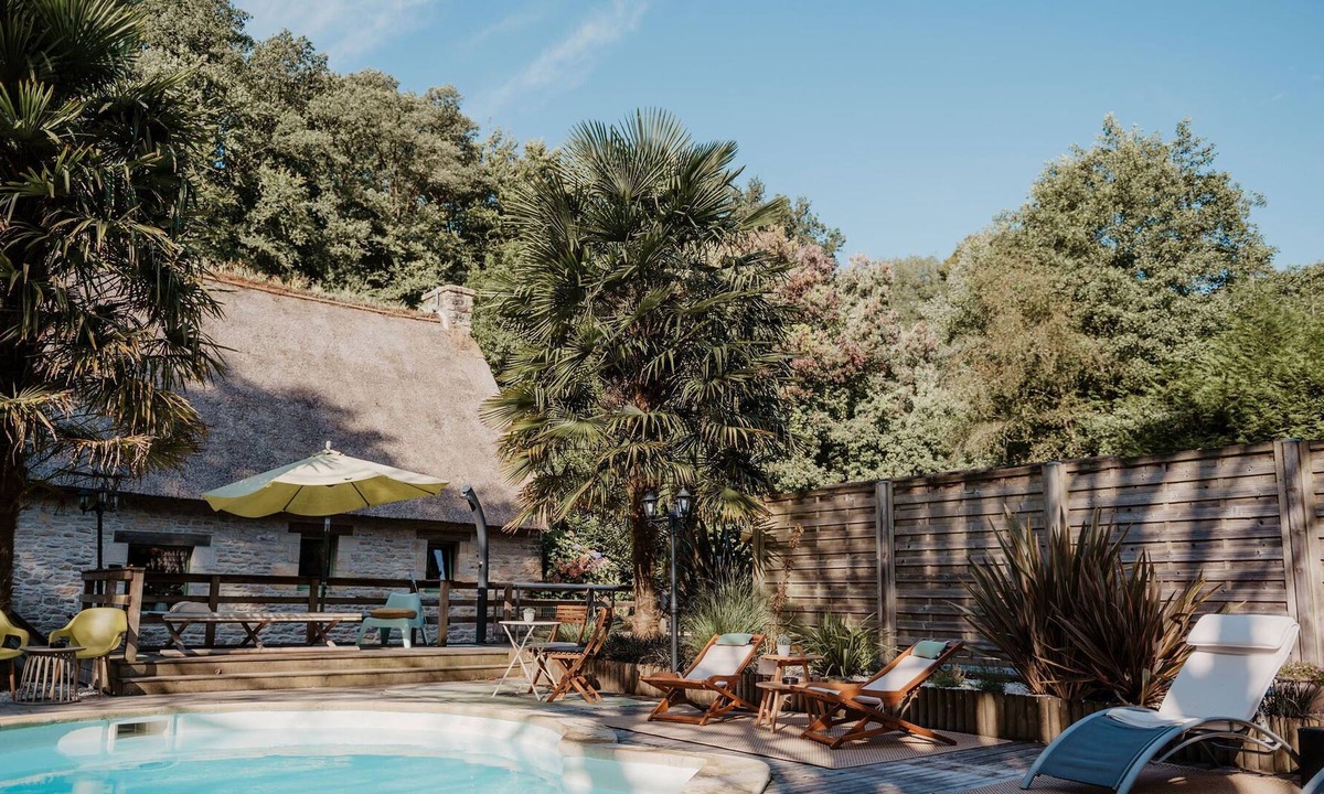 Pluvigner Cottage | Gîtes du moulin de Kerdavid with heated swimming pool between sea and countryside