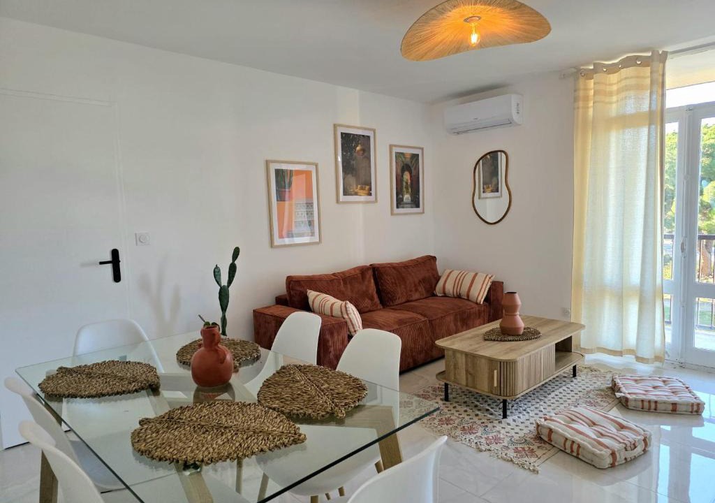 Moyen-Vernet Apartment | Grand 3 chambres - Bohème chic près du stade