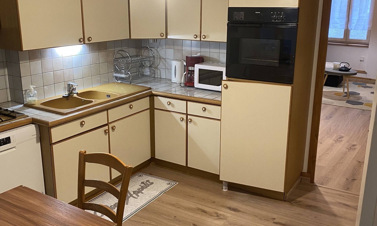 Chaudes-Aigues Apartment | Grand Appartement// À 5 Minutes à Pied de la Cure Thermale/