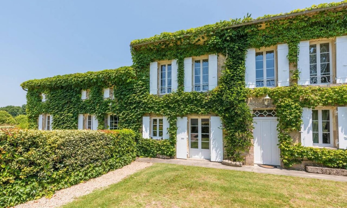 Les Salles-De-Castillon House | Grand Gite de la Mondette