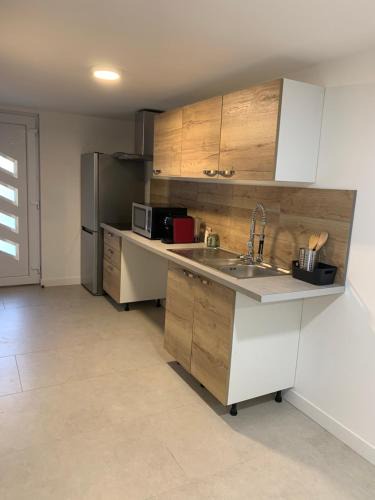 Montceau-les-Mines Apartment | Grand studio climatisée