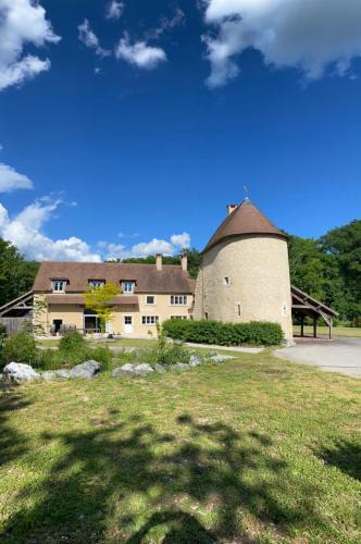 Saint-Maur House | Grande maison de caractère 14 pers Gîte centre de la France