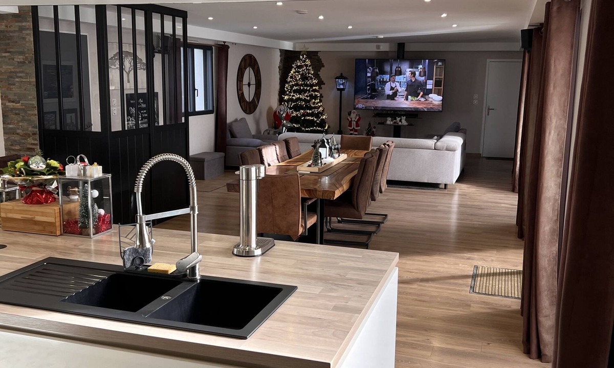 Plouagat Villa | Grande Villa Calme Avec Piscine et spa 21 Couchage Maxi