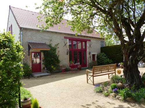 Deneuille-les-Mines House | Grange rénovée avec jardin, proche Montluçon - FR-1-489-408