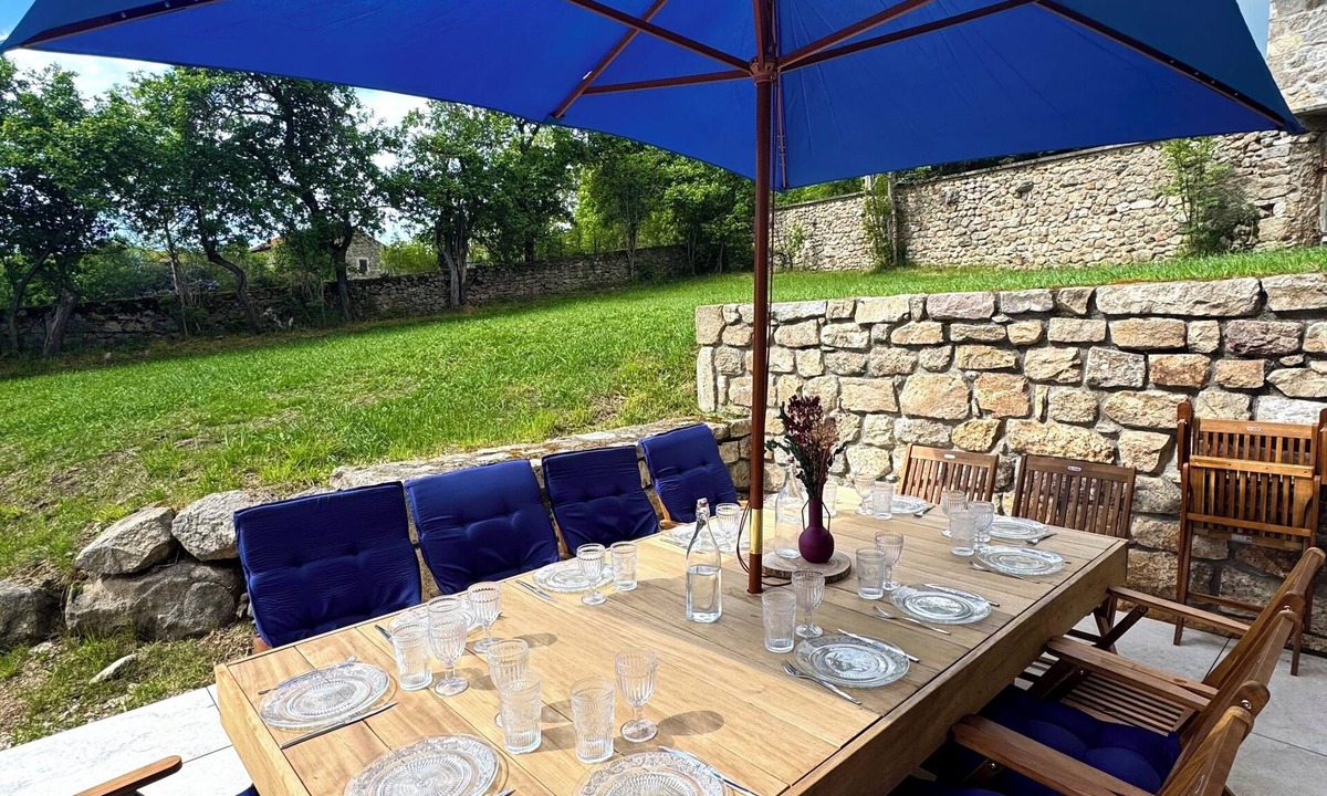 Tiranges House | Group gite - ideal for families and friends