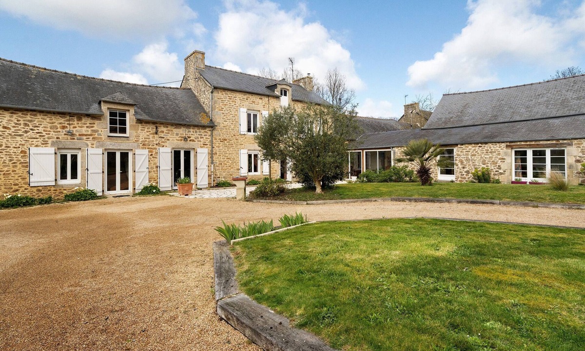 Aucaleuc Bed & Breakfast | Guest Room “Chambre Grany” with Shared Terrace, Garden, and Wi-Fi