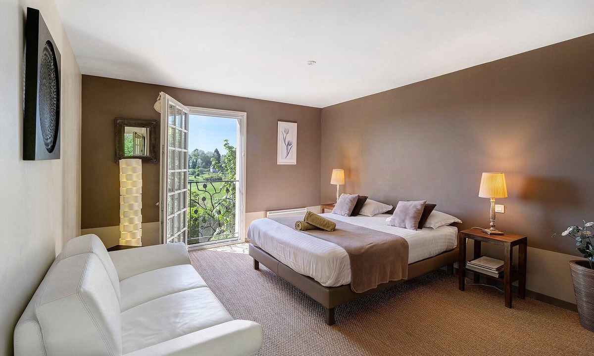 Proissans Bed & Breakfast | Guest Room 'Chambre Taupe' with Shared Pool, Near Sarlat