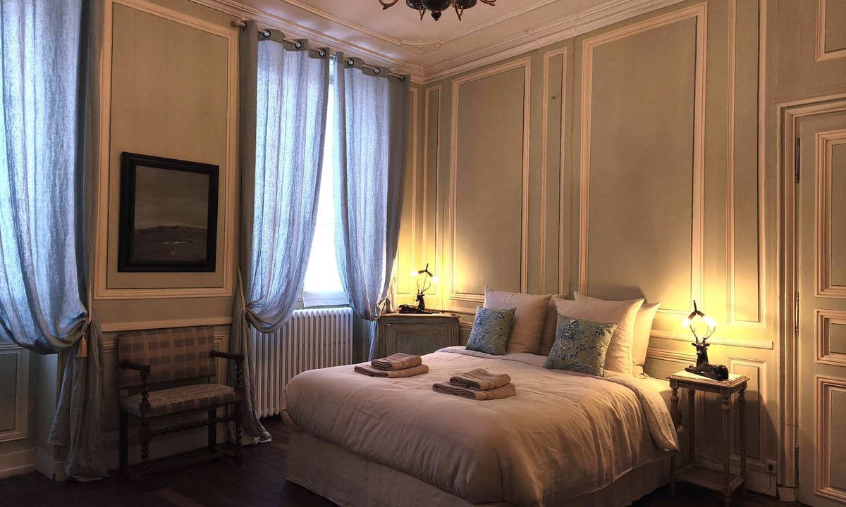 Saint-Amand-Montrond Bed & Breakfast | Guest Room “Chez Diane - Daphné” Family Suite on One Level