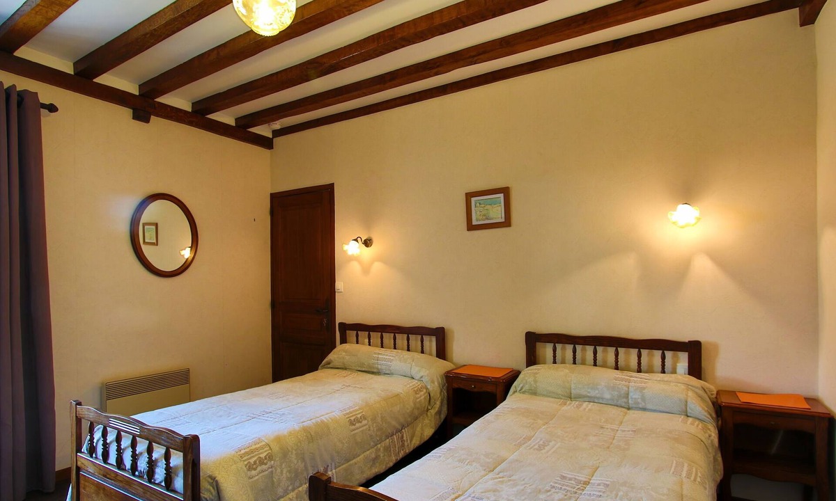 Bricquebosq Bed & Breakfast | Guest Room “La Chambre 2 Lits” with Shared Garden and Wi-Fi