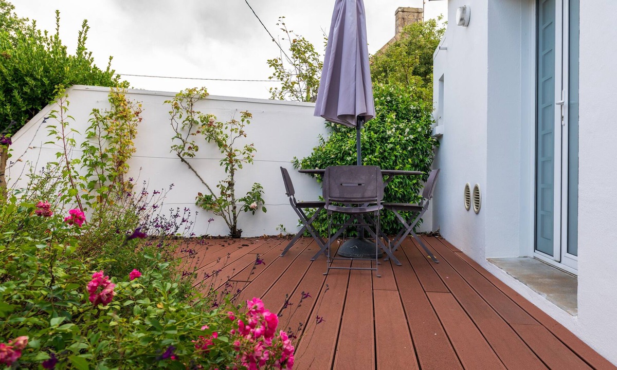 La Trinite-sur-Mer Bed & Breakfast | Guest Rooms 'La Trinité-sur-mer' with Private Terrace, Shared Garden and Wi-Fi