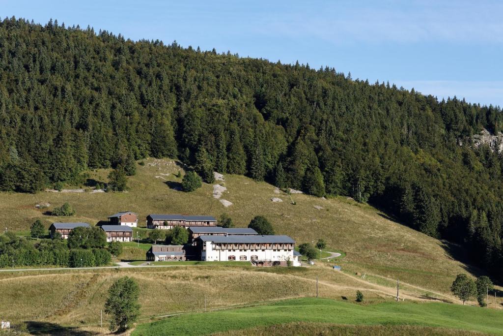 Bois-d'Amont Hotel | Hôtel Club Le Risoux