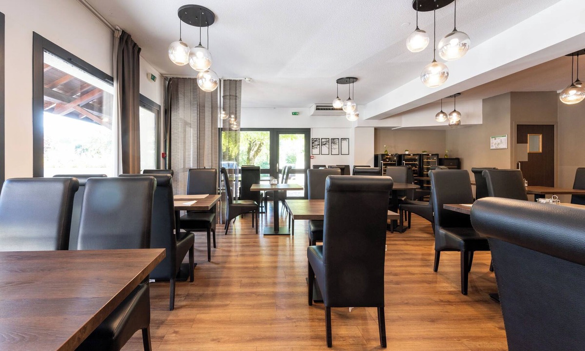 Claix Hotel | Hôtel des Trois Massifs, Grenoble Sud Claix