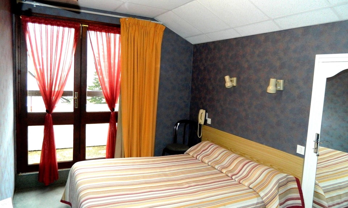 Thiezac Hotel | Hôtel l'Elancèze
