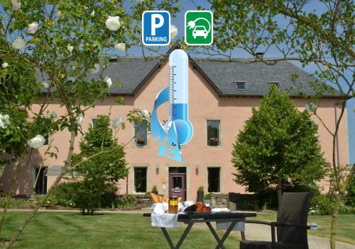 Rodez Hotel | HÔTEL LA FERME DE BOURRAN - RODEZ - parking privé avec bornes pour voitures électriques
