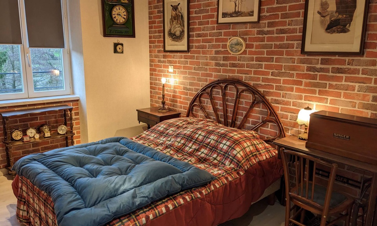 Laniscat Bed & Breakfast | "Hogwarts Express in the Inn of Mythical Trains