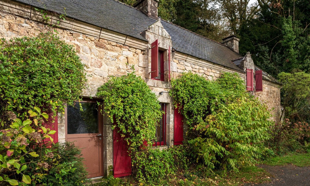 Saint-Nicolas des Eaux House | Holiday Home 'Breton Gildas' with Shared Terrace, Shared Garden and Wi-Fi