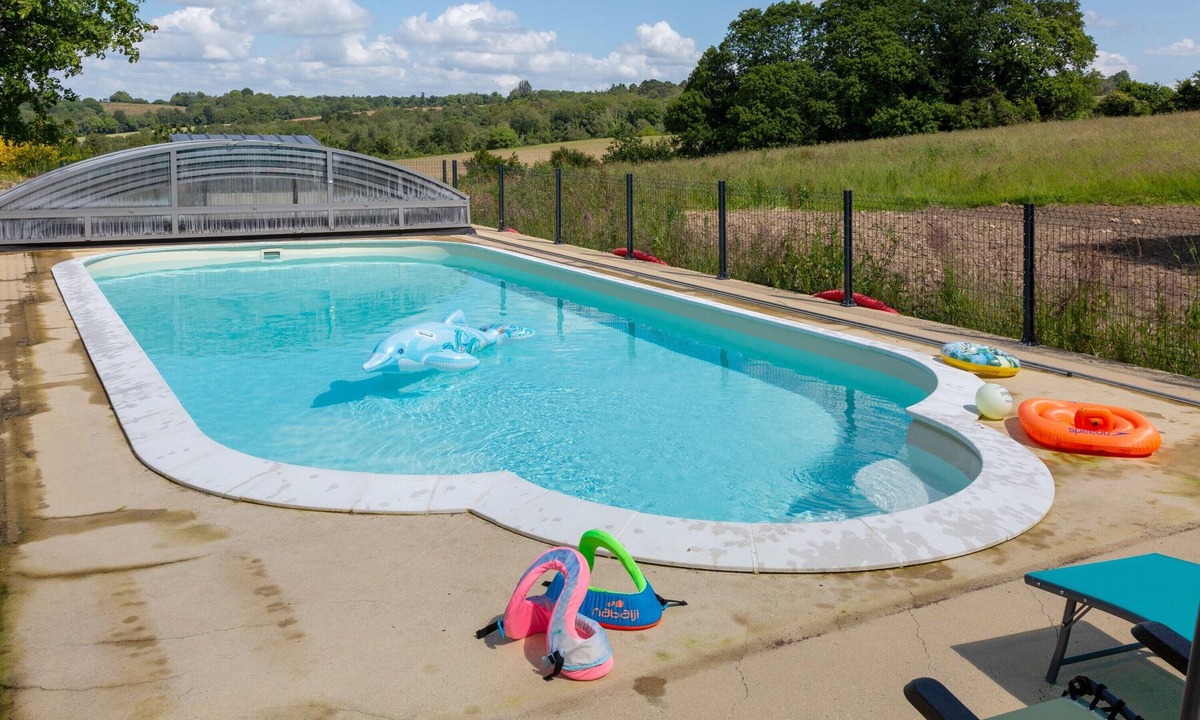 Meslan House | Holiday Home 'Corps de Ferme au Calme' with Garden