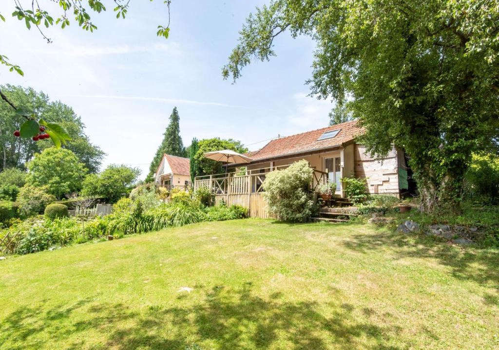 Carentan House | Holiday Home de Beaumont by Interhome