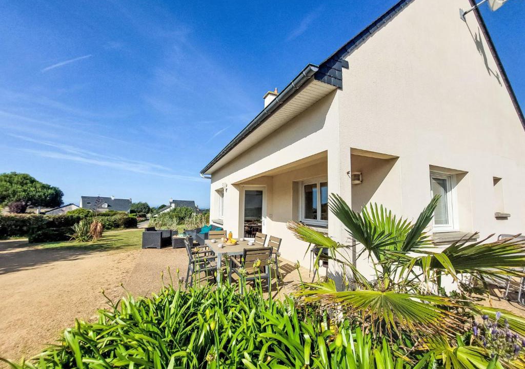 Pleubian House | Holiday Home de la Plage by Interhome