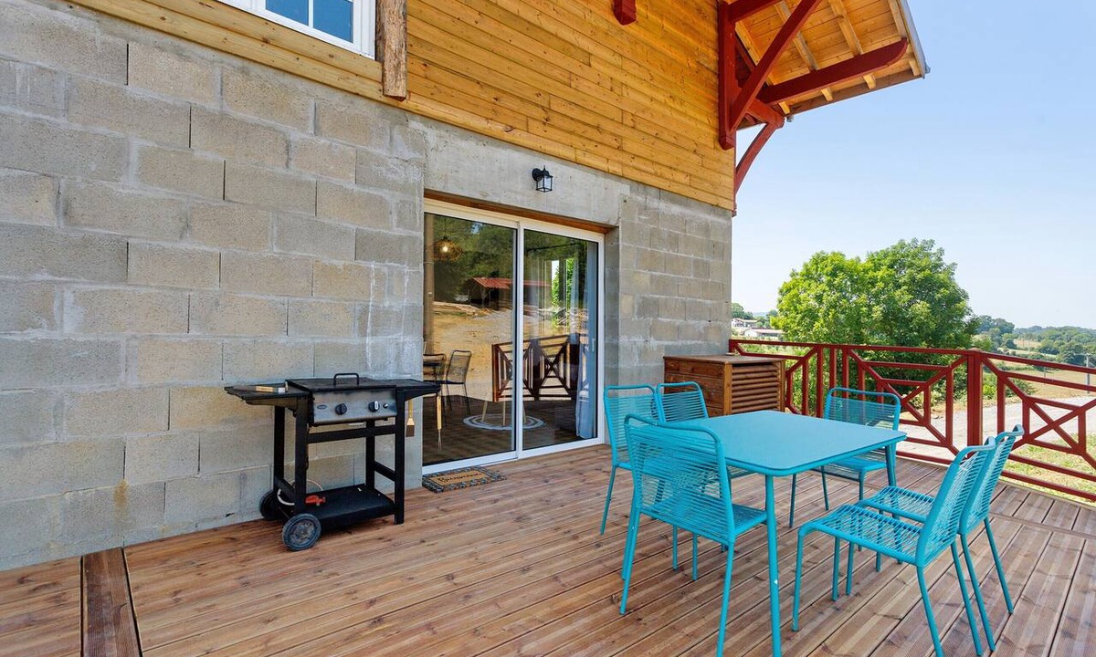 Larribar-Sorhapuru House | Holiday Home “Mendi Borda” with Private Terrace, Wi-Fi and Air Conditioning