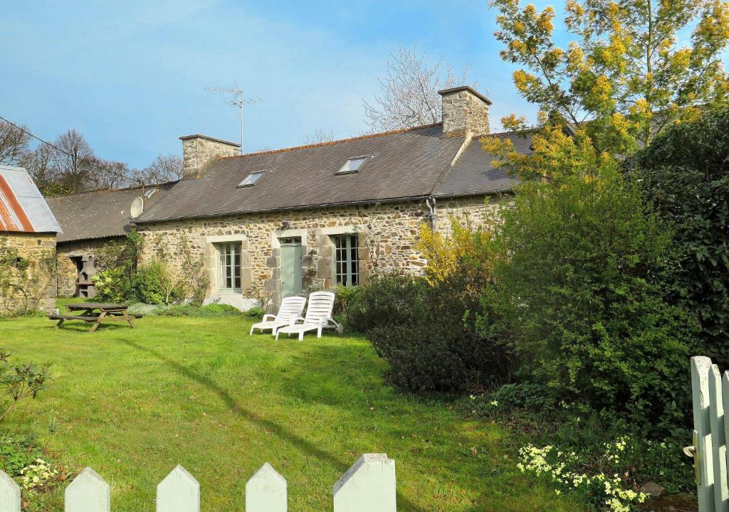 Plouha House | Holiday Home Gîte des Oiseaux by Interhome