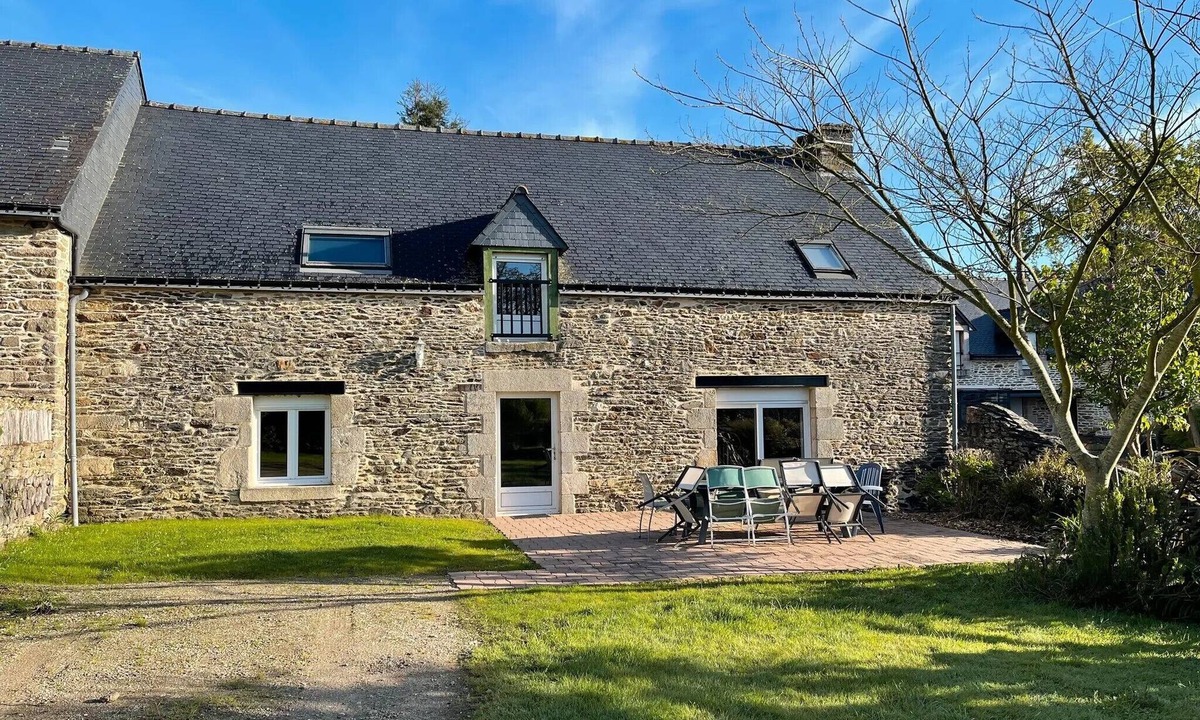 La Croix-Hellean House | Holiday Home Gîte Le Triskel - Les Hortensias