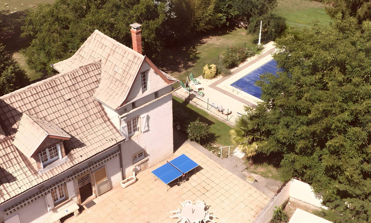 Savignac House | Holiday Home "Gîte De La Guillone" with Private Pool, Terrace and Garden
