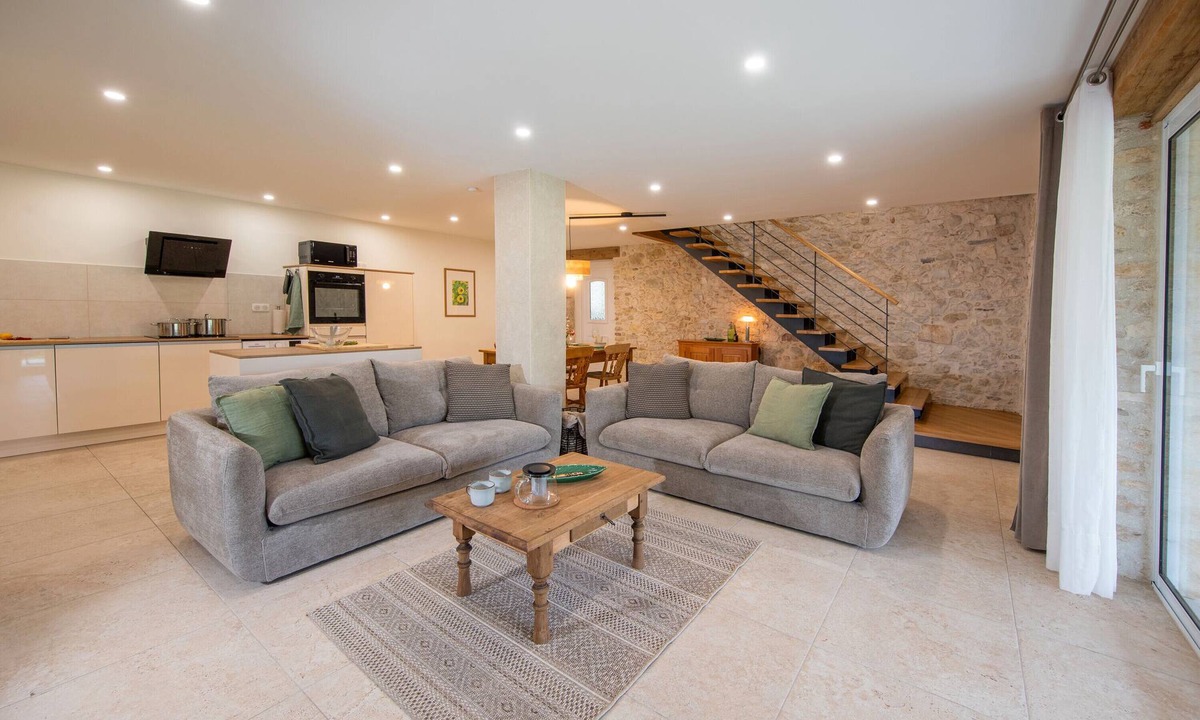 Saint-Georges House | Holiday Home 'Gîte Cœur Des Ondes Tournesol' with Balcony & Wi-Fi