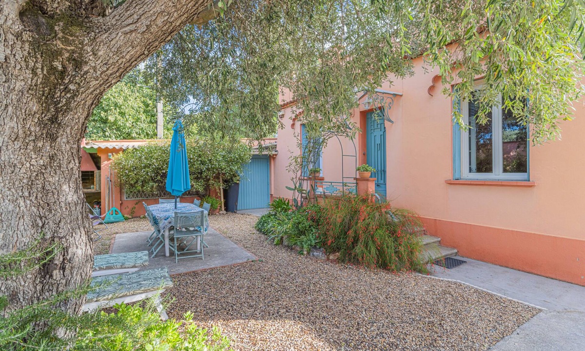 Sorede House | Holiday Home 'Jonquille' with Mountain View, Private Terrace and Wi-Fi