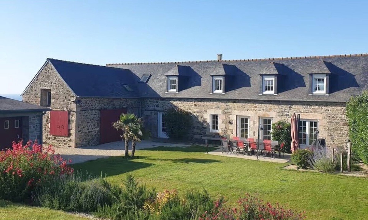 Planguenoual House | Holiday Home 'Le Clos Du Verdelet À Planguenoual' with Sea View, Private Pool and Wi-Fi