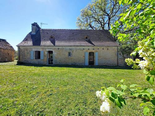 Jayac House | Holiday Home Le Petit Gîte by Interhome