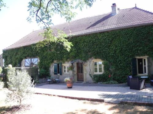 Bourg-le-Comte House | Holiday Home Les Belins by Interhome