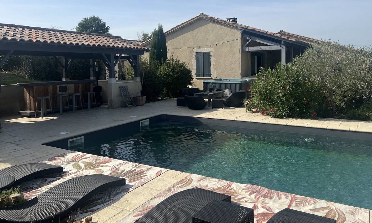 Monflanquin House | Holiday house in the countryside with swimming pool and private jacuzzi. Guaranteed relaxation