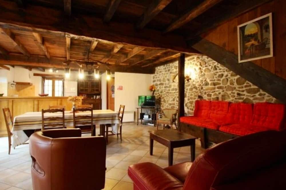 Saint-Etienne-de-Baigorry House | Homerez - House in Saint-Étienne-de-Baïgorry